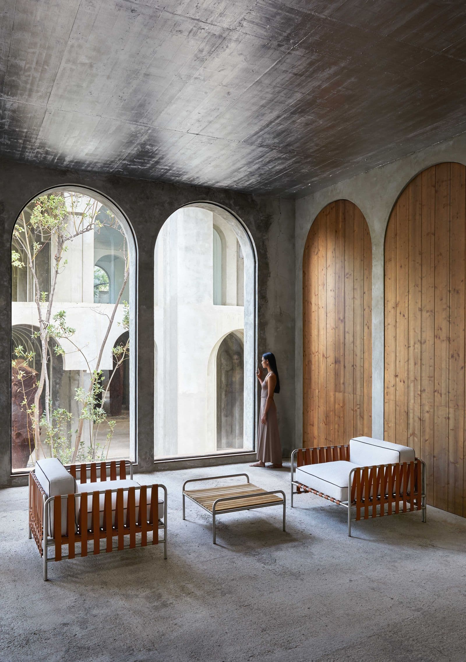 Onsen lounge chair with coffee table 76.