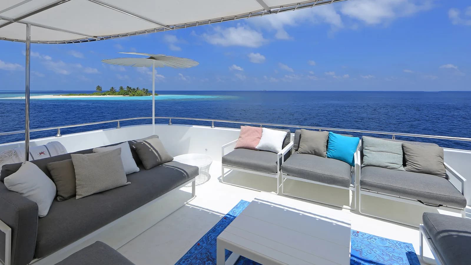 Gandiablasco Azalea Cruise, installation project in Maldives