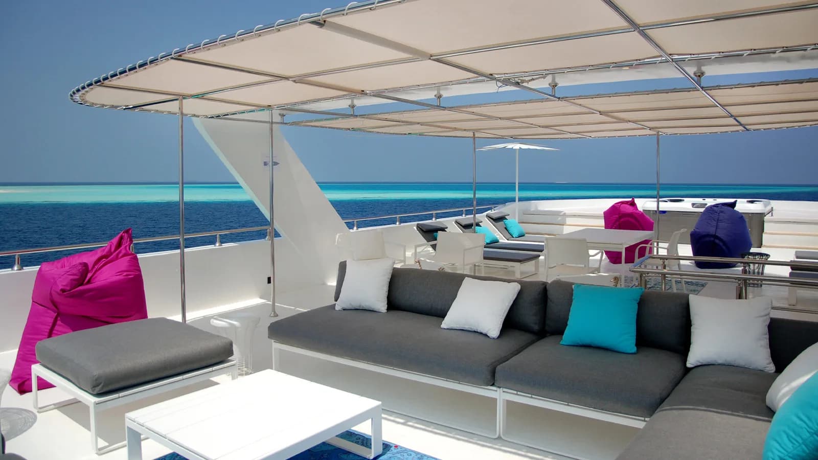 Gandiablasco Azalea Cruise, installation project in Maldives