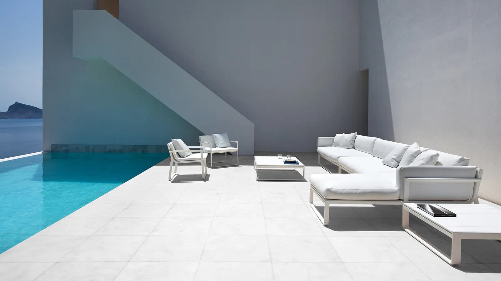 Gandiablasco Cliff Top House, residential project in Altea, Spain
