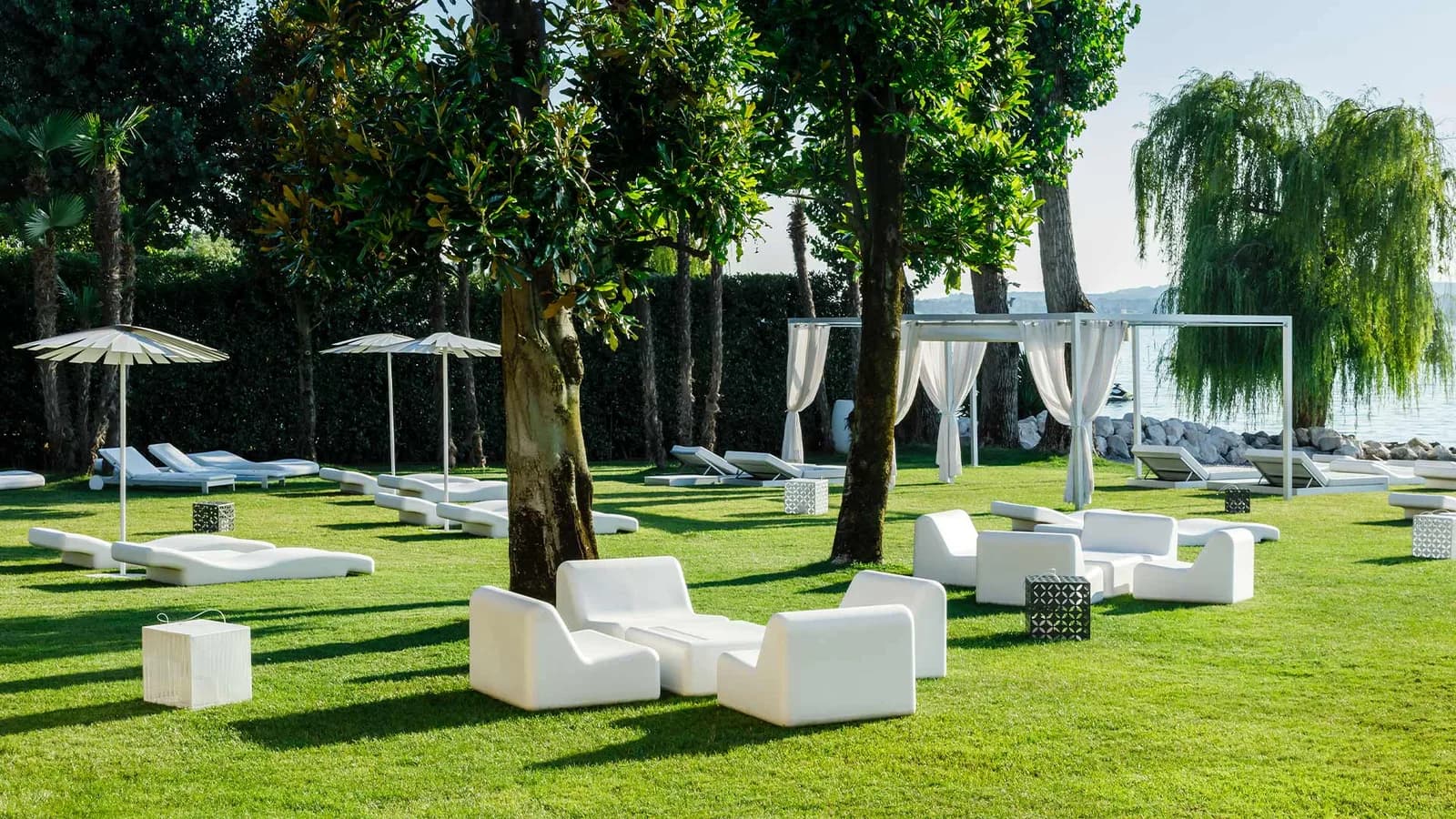 Gandiablasco Hiki Beach Club, hospitality project in Sirmione, Italy