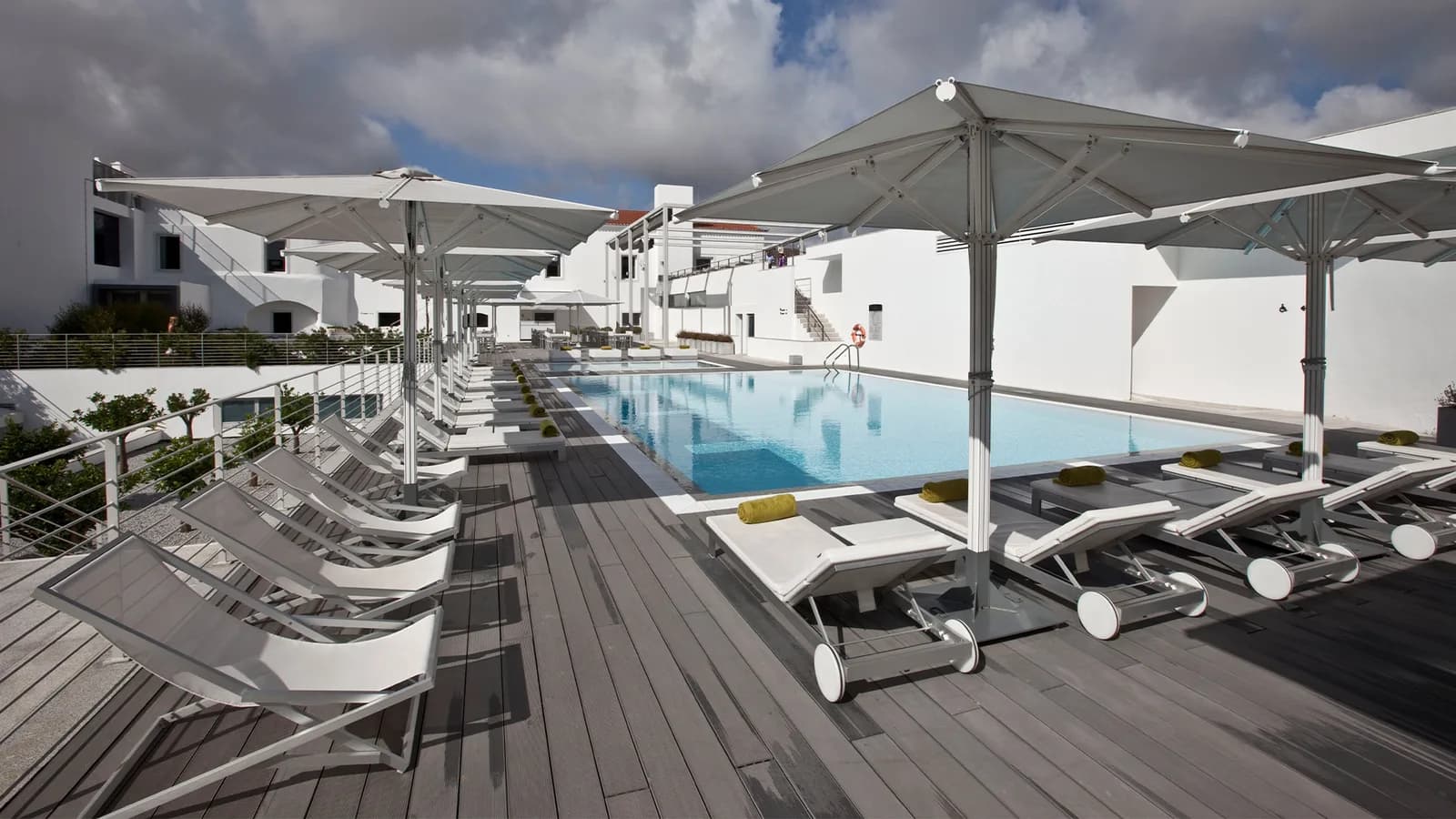 Gandiablasco M’ar de Ar Aqueduto, hospitality project in Evora, Portugal