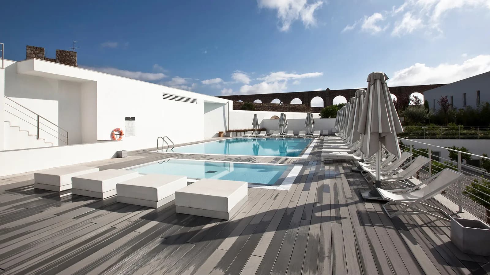 Gandiablasco M’ar de Ar Aqueduto, hospitality project in Evora, Portugal