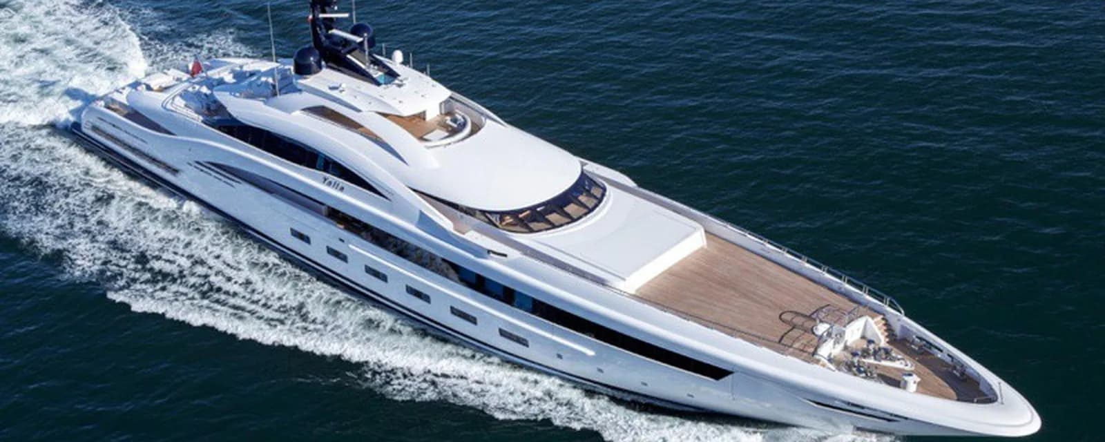 Manutti Yalla yacht, project in Mediterranean sea, Italy