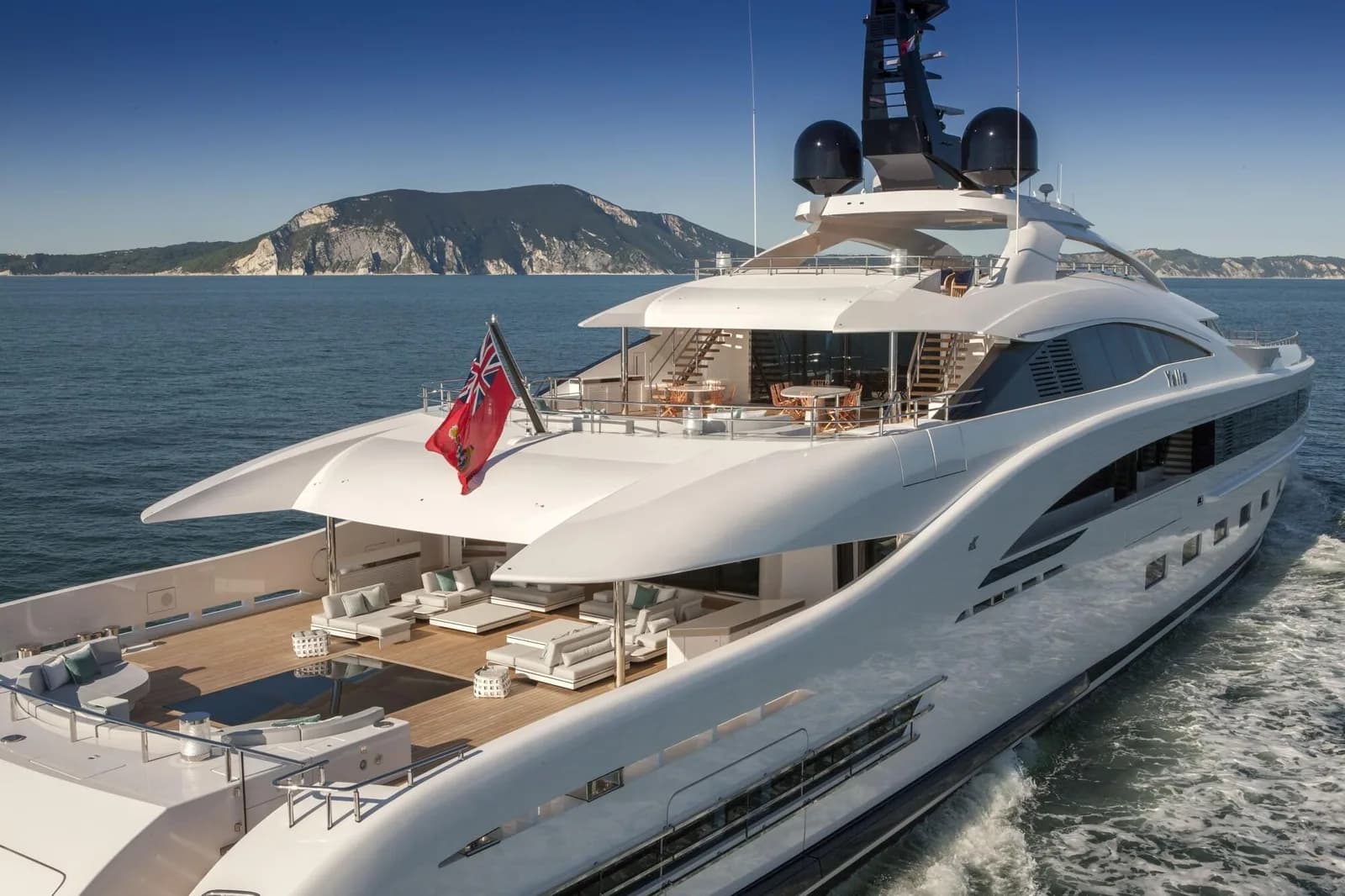 Manutti Yalla yacht, project in Mediterranean sea, Italy