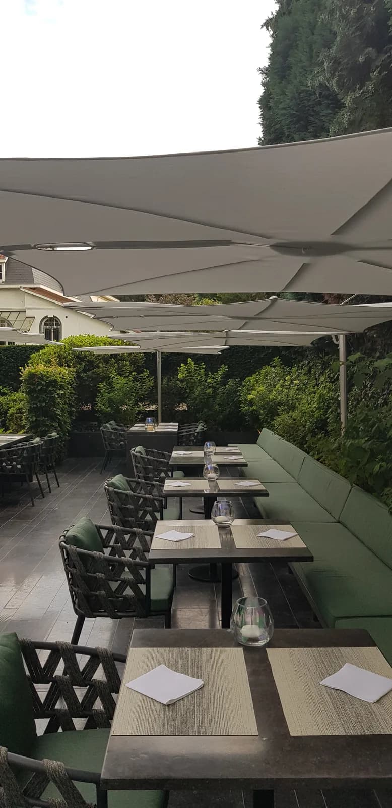 Umbrosa Bon Bon Restaurant, hospitality project