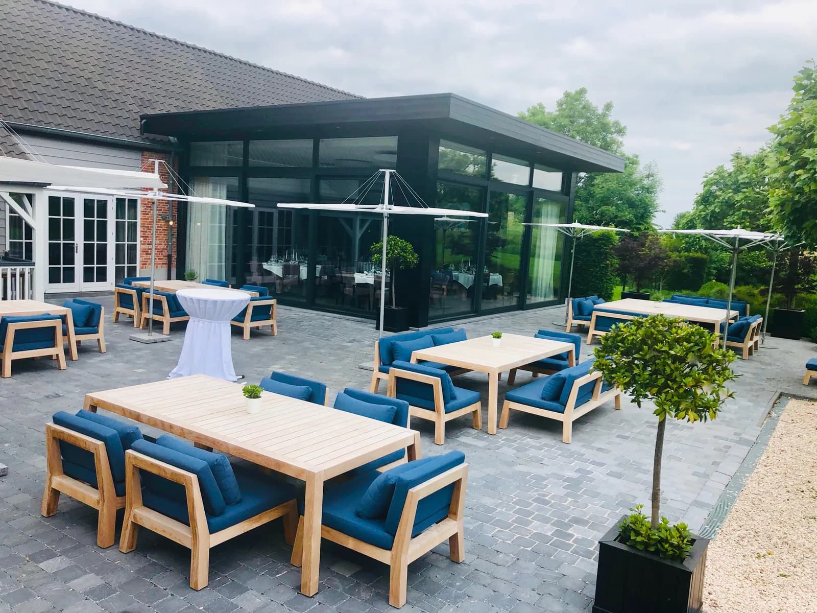 Umbrosa Restaurant 'De Zilte Zoen' ǀ Belgium, hospitality project in Belgium