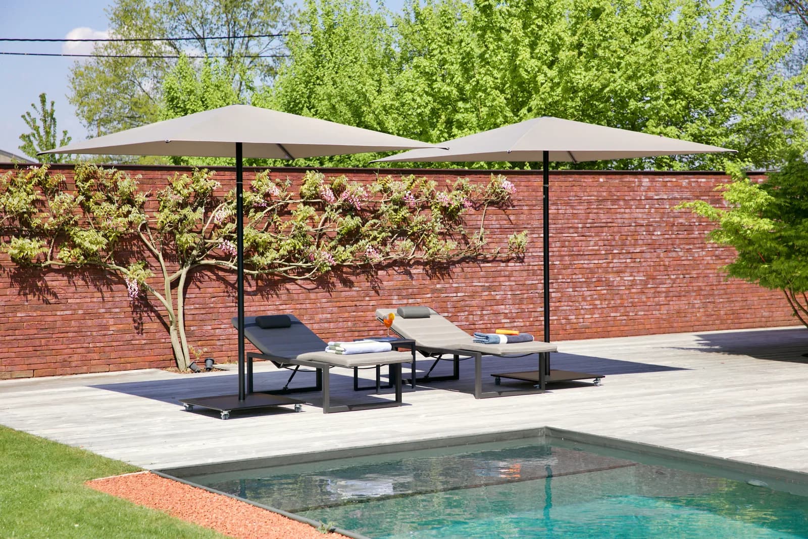 Umbrosa Nata Black frame Canvas canopy, residential project