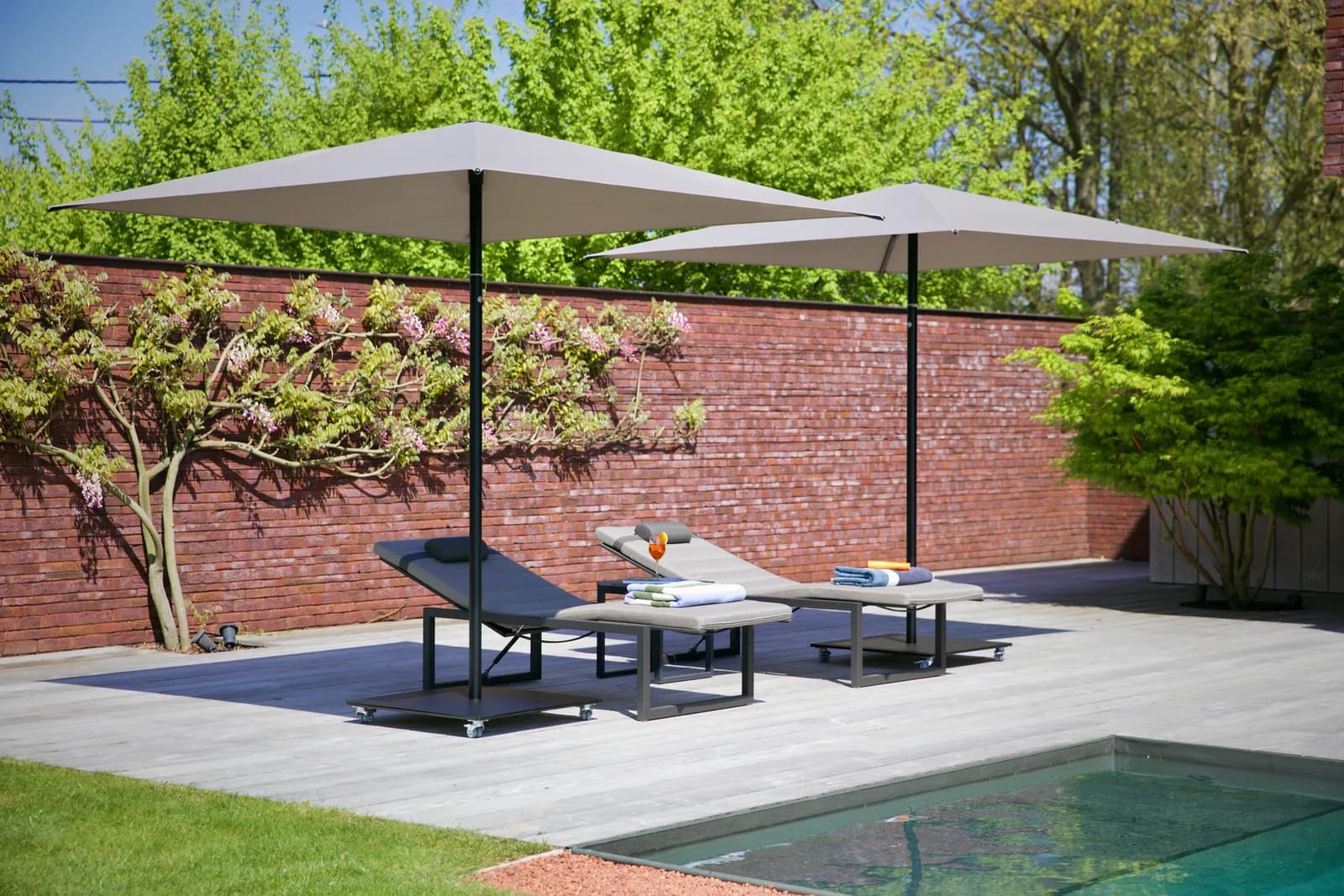 Umbrosa Nata Black frame Canvas canopy, residential project