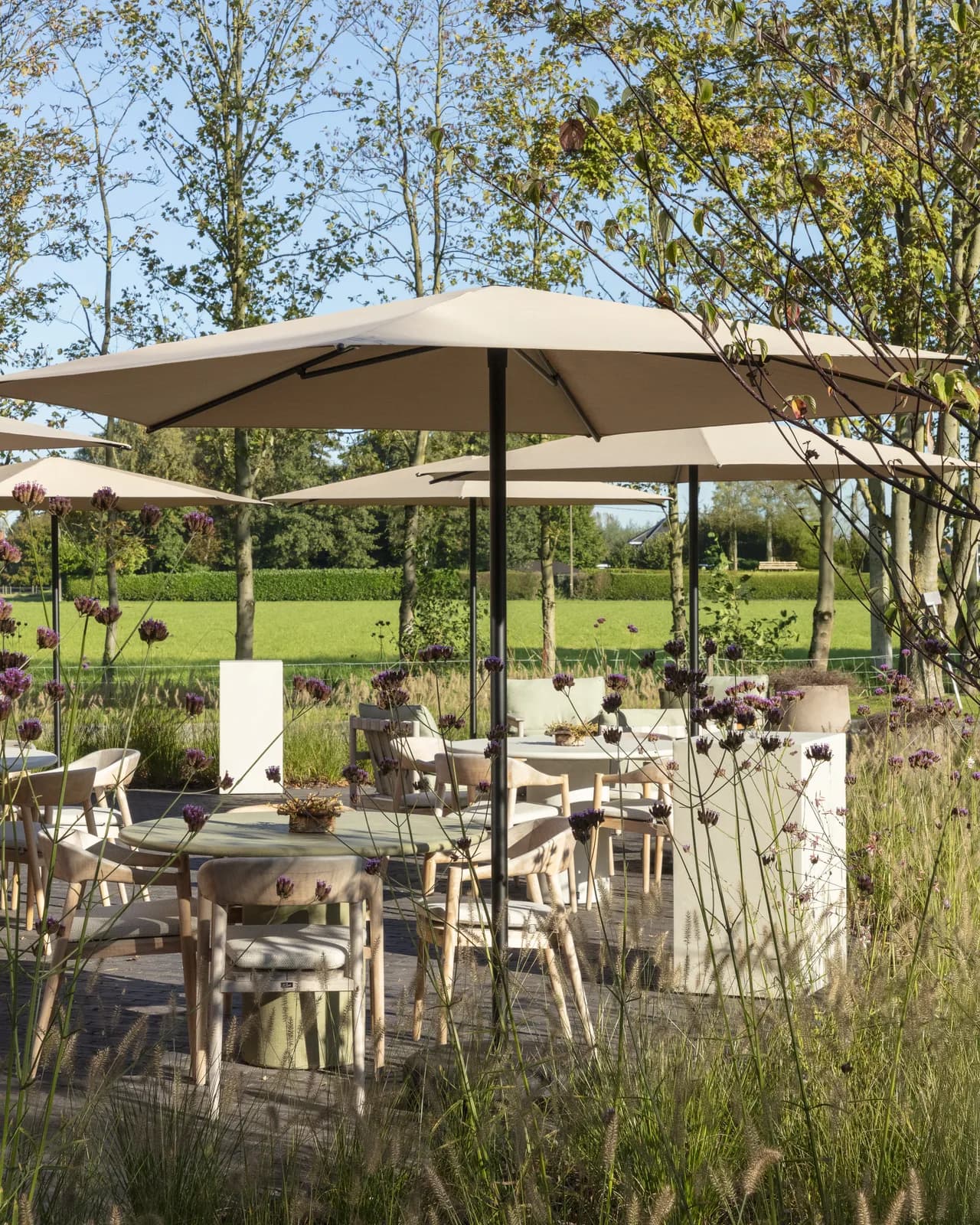 Umbrosa Nata center post umbrella, hospitality project in Belgium